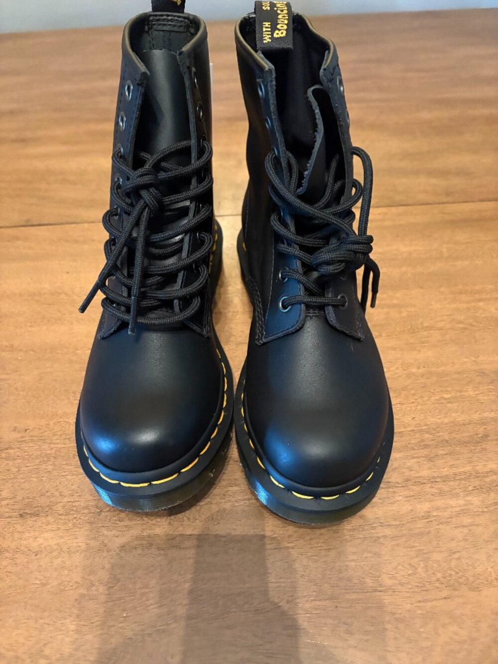NWT Dr. Marten Leather Lace-Up Black Combat Boots. Size 5